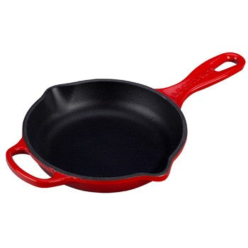 Le Creuset Enameled Cast Iron Signature Red  6 1/3" Skillet