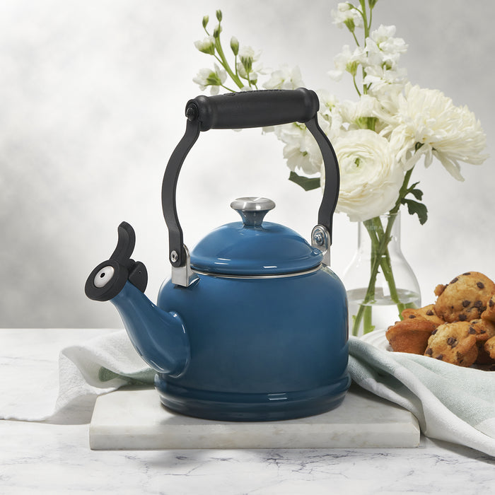 Le Creuset Demi Kettle in Marseille
