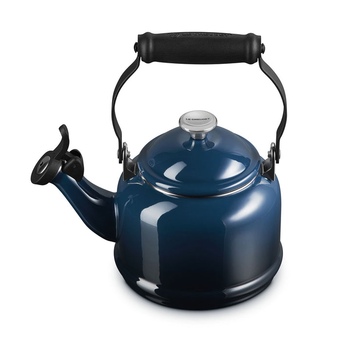 Le Creuset Demi Kettle in Nuit