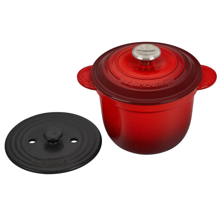 https://www.lascosascooking.com/cdn/shop/products/Le-Creuset-Enameled-Cast-Iron-Signature-Red-2-1-4-Quart-Rice-Pot__S_3_700x700.jpg?v=1646779984